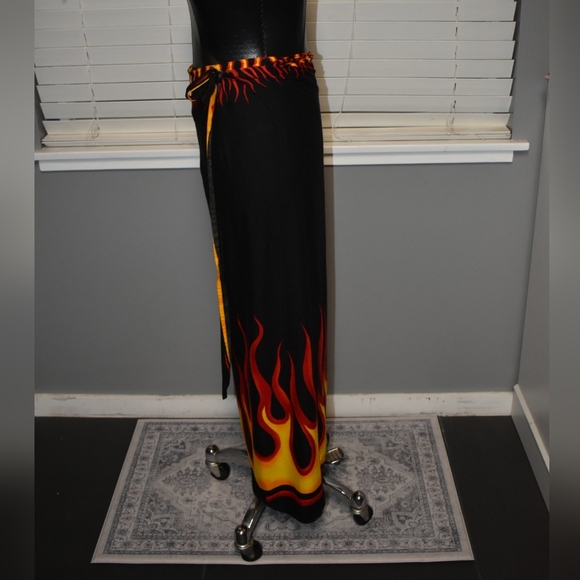 Black and Red Flame Print Skirt - Picture 3 of 5